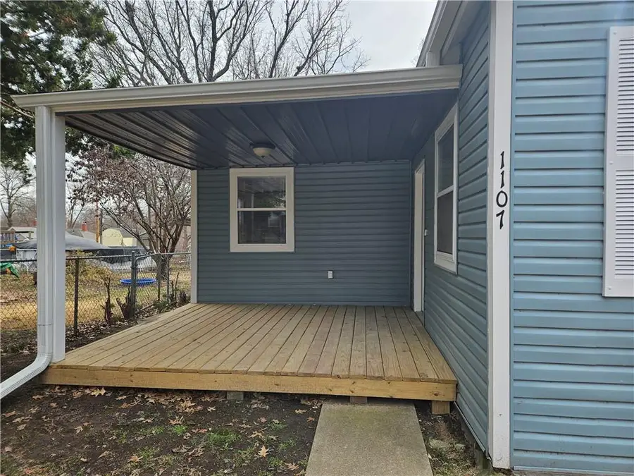 1107 Ottawa Street, Leavenworth, KS 66048 - #3