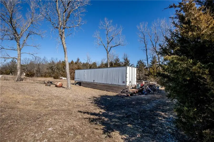 66 N Lakeview Drive, Pleasanton, KS 66075 - #2