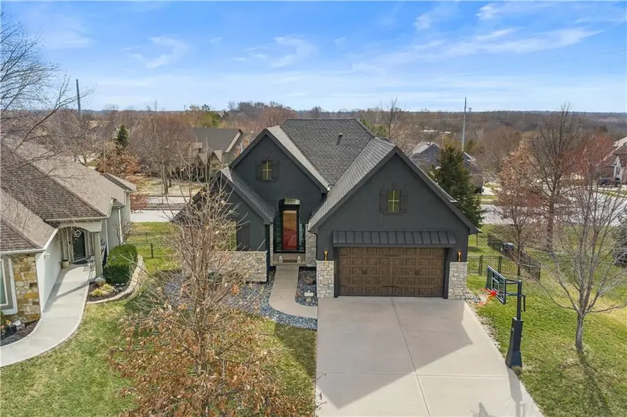 1600 NE Woodland Shores Circle, Lees Summit, MO 64086 - #3