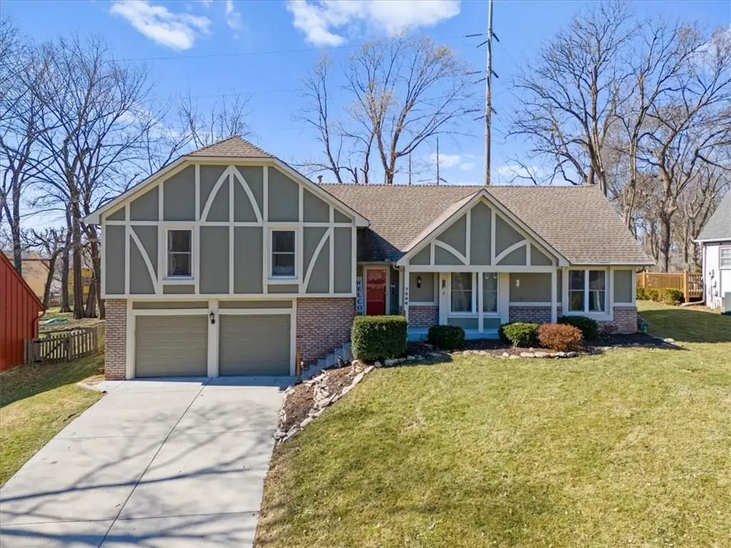 7006 Long Avenue, Shawnee, KS 66216 - #1