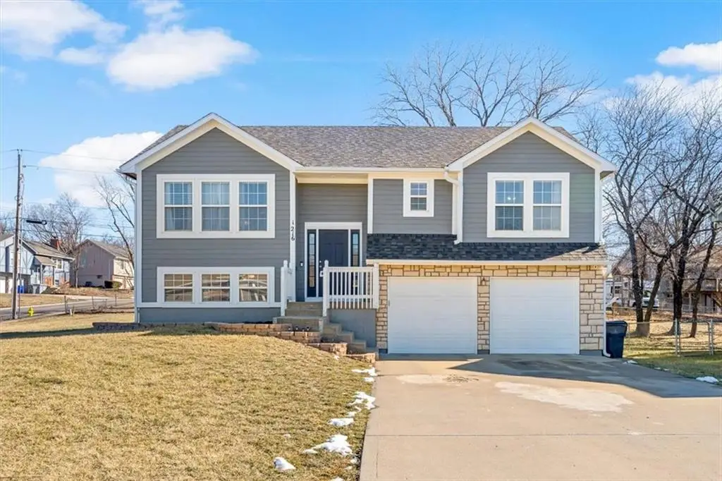 1216 N Parkway Drive, Olathe, KS 66061 - #1