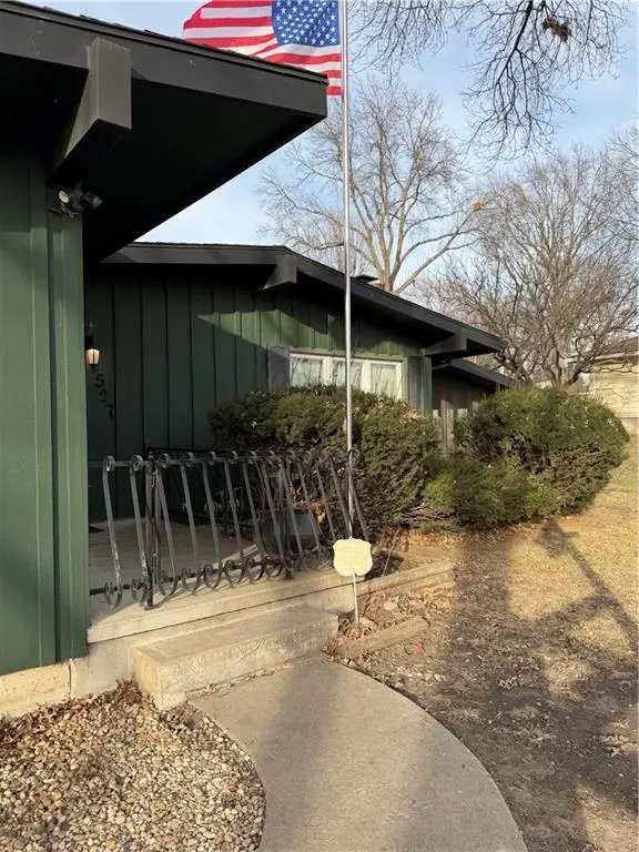 2527 Queen Ridge Drive, Independence, MO 64055 - #3