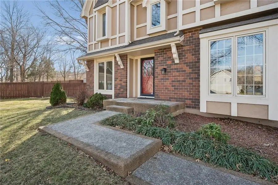 7640 N Lucerne Court, Kansas City, MO 64151 - Image #2