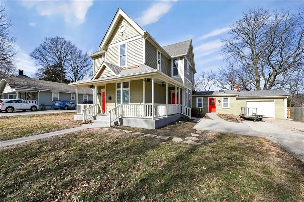 204 SE 1st Street, Lees Summit, MO 64063 - #1