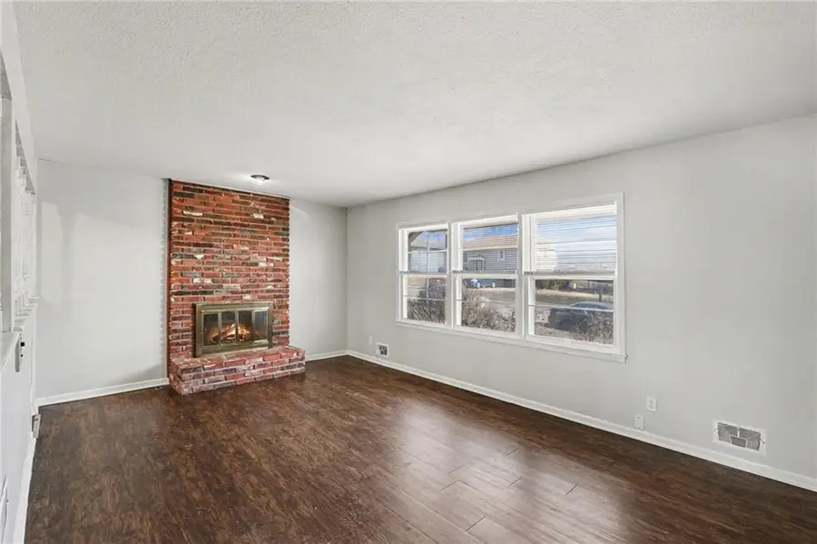 8806 Ford Avenue, Kansas City, MO 64138 - #2