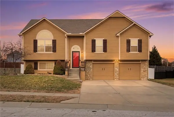 2000 Parkview Drive, Raymore, MO 64083