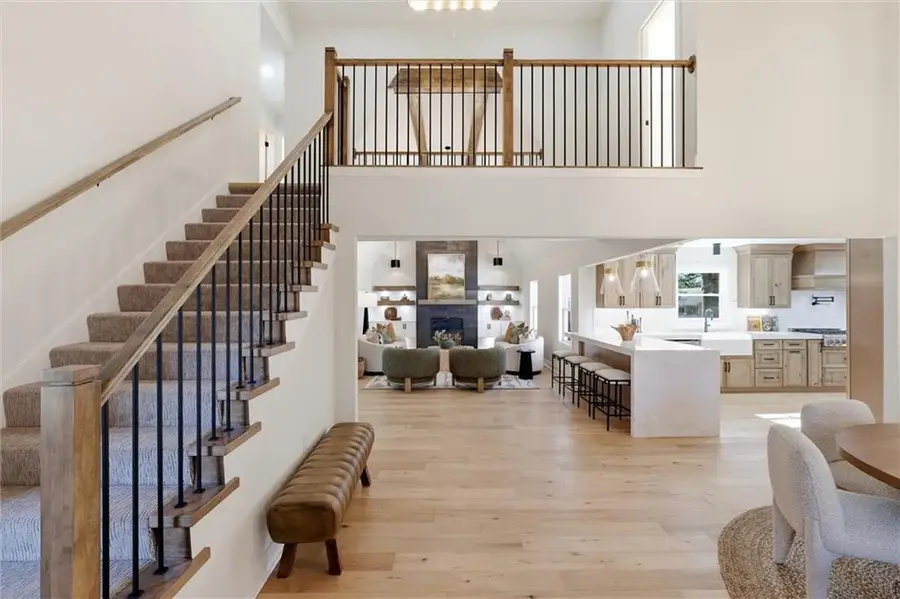 10070 Hemlock Drive, Overland Park, KS 66212 - #3