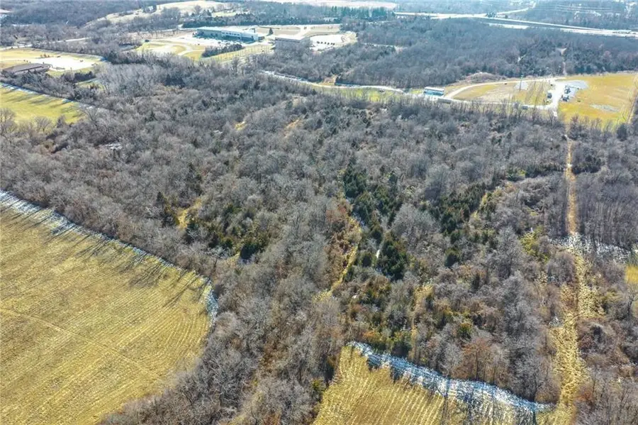 9721 Elm Avenue, Kansas City, MO 64134 - #3