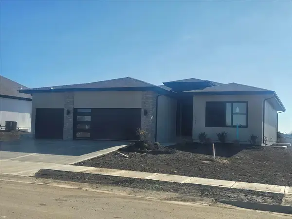 1227 Larkspur Place, Raymore, MO 64083