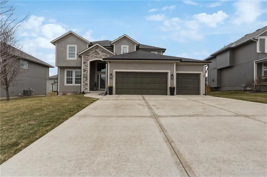 5129 Meadowlark Drive, Shawnee, KS 66226 - #2