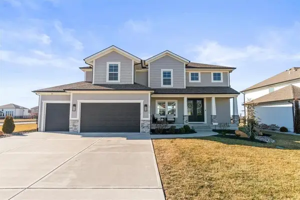 3130 SW Blue Ribbon Street, Lee's Summit, MO 64082