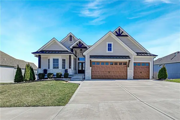 1111 Hillswick Lane, Raymore, MO 64083