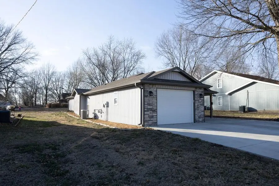 511 S 2nd Street, Odessa, MO 64076 - #2