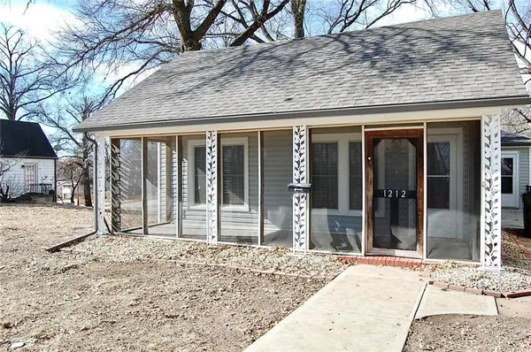 1212 S Esplanade Street, Leavenworth, KS 66048
