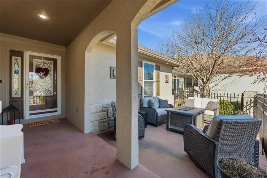 4136 SW Minnesota Drive, Lees Summit, MO 64082 - #3