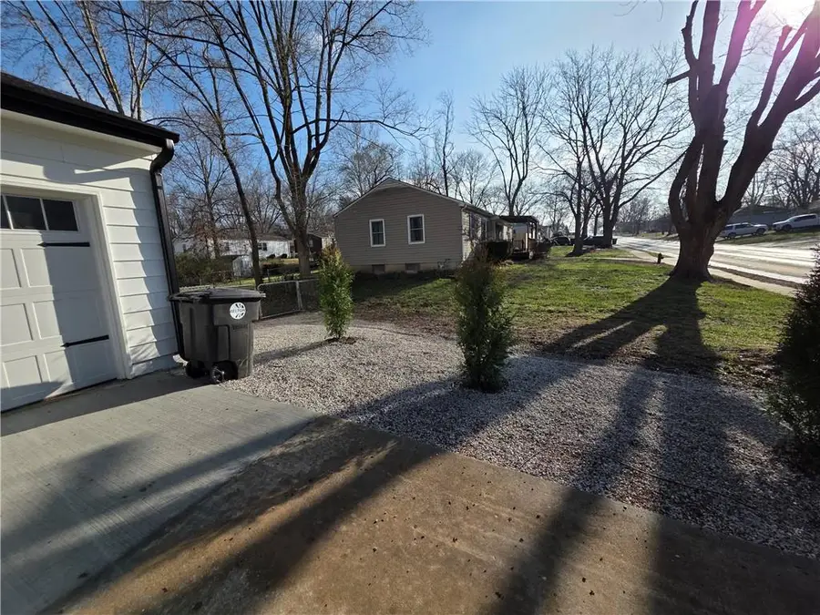 212 W Cambridge Road, Belton, MO 64012 - #3