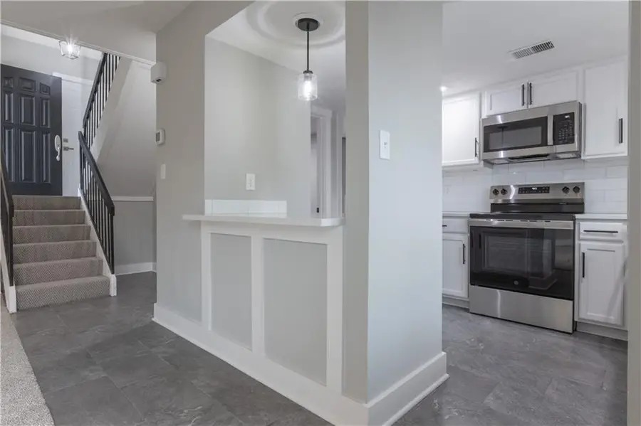 10863 Rosehill Road, Overland Park, KS 66210 - #3