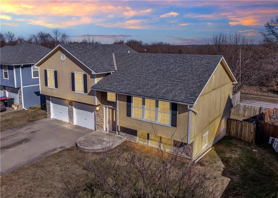 711 Brookside Drive, Warrensburg, MO 64093 - #3