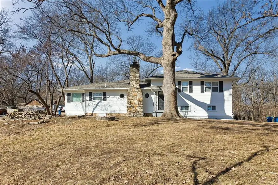 5304 NW Wagon Trail, Houston Lake, MO 64151 - #3