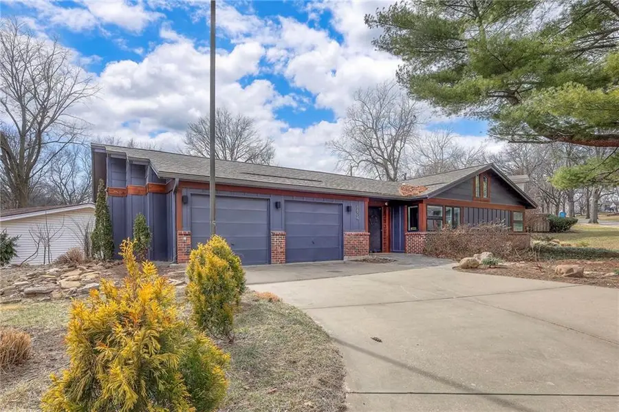 8824 Outlook Drive, Overland Park, KS 66207 - #2