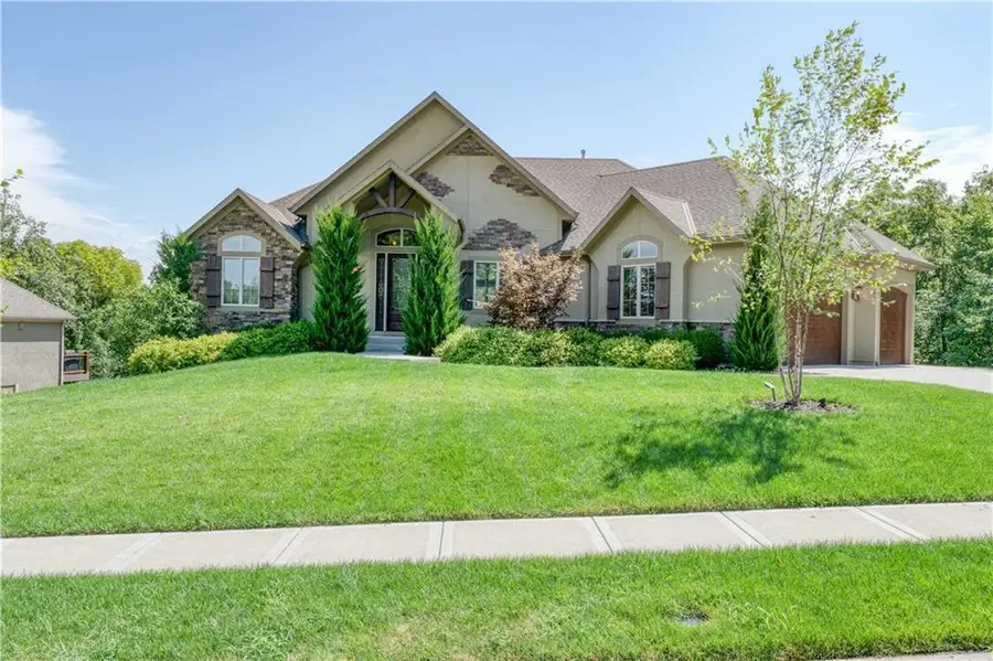 6901 N Norton Avenue, Gladstone, MO 64119 - #2