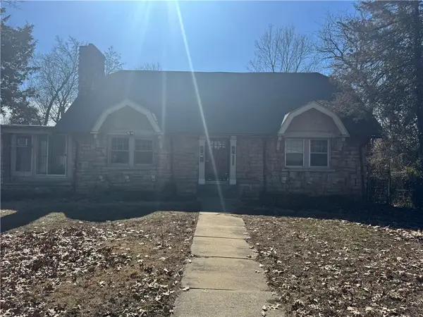 1875 E 76th Terrace, Kansas City, MO 64132