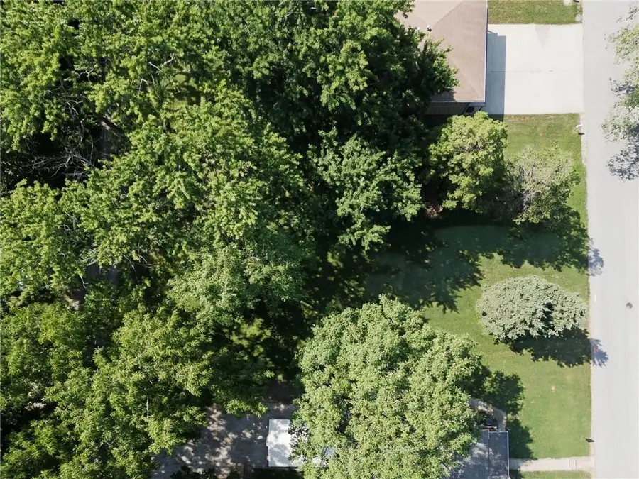 1913 Cleveland Terrace, Leavenworth, KS 66048 - #3