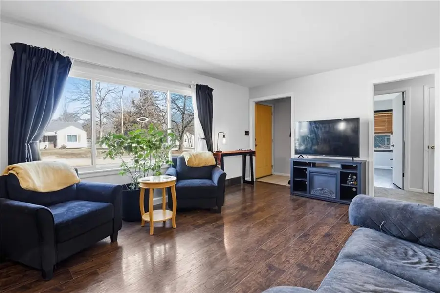 511 E 92nd Street, Kansas City, MO 64131 - #3