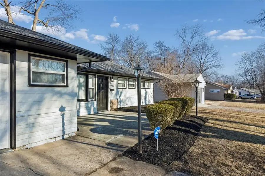 7706 E 110th Street, Kansas City, MO 64134 - #3