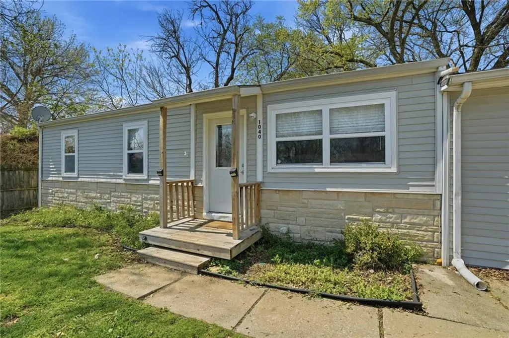 1040 S Cottonwood Street, Ottawa, KS 66067 - #1