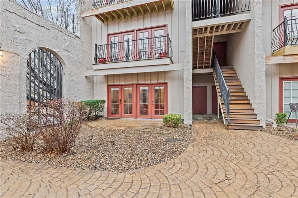 1111 W 46th Street #34, Kansas City, MO 64112 - #1