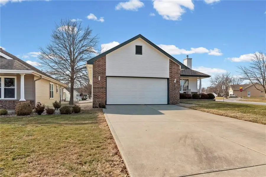 1053 SW 8th Circle, Lees Summit, MO 64081 - #3