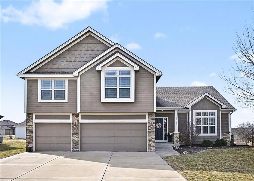 17802 Greyhawke Ridge, Smithville, MO 64089 - #1