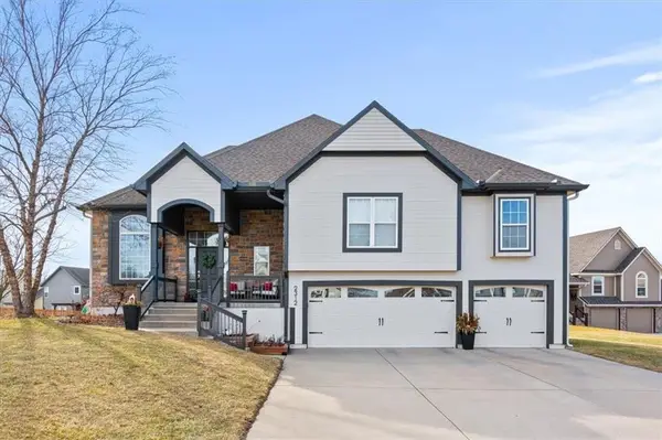 2312 SW Post Oak Court, Lee's Summit, MO 64082