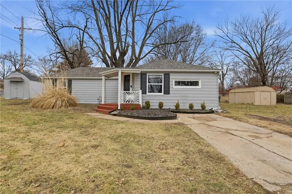6713 S Elm Street, Pleasant Valley, MO 64068 - #1