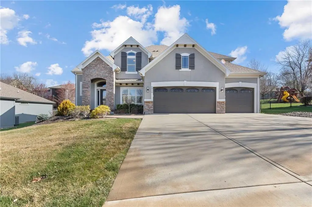 5819 Charlotte Street, Shawnee, KS 66216 - #1