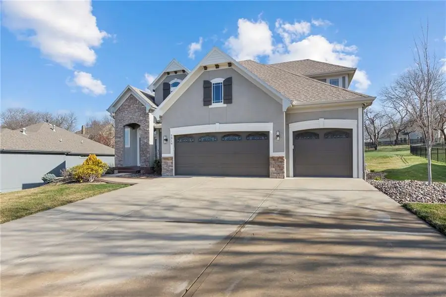 5819 Charlotte Street, Shawnee, KS 66216 - #2