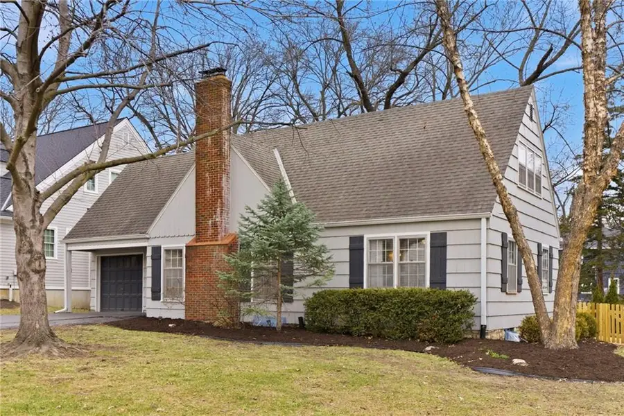 5206 W 70th Street, Prairie Village, KS 66208 - #2