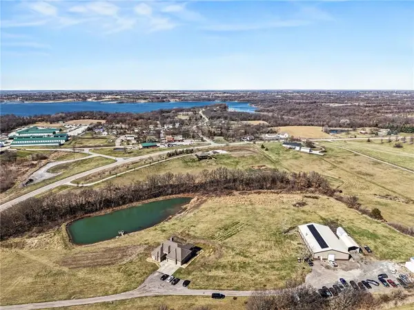 18401 Ssr-w Highway, Smithville, MO 64089