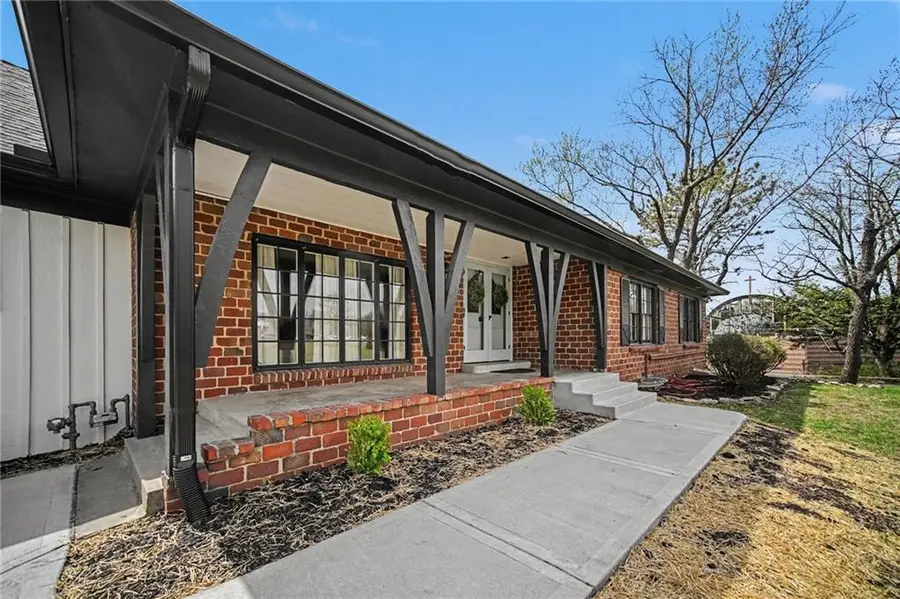 107 E Santa Fe Trail, Kansas City, MO 64145 - #2