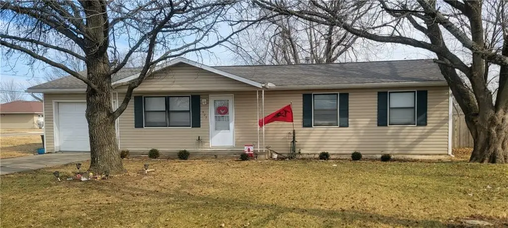 427 N Vermont Street, Iola, KS 66749 - #1