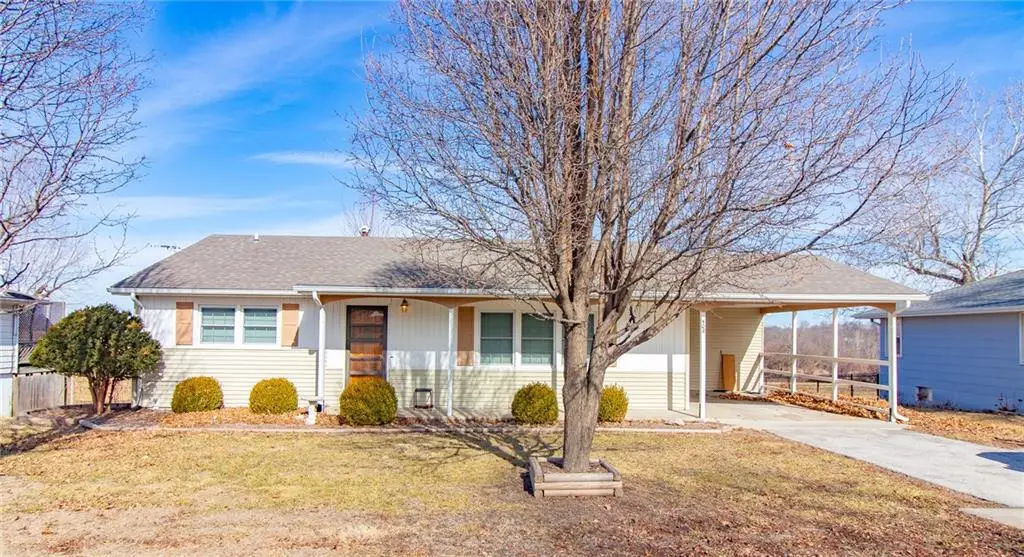 508 W 19th Street, Higginsville, MO 64037 - #1