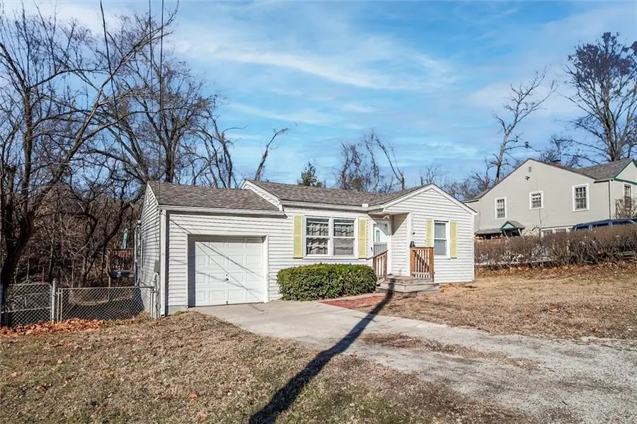 5310 NE Barnes Avenue, Kansas City, MO 64119 - #3