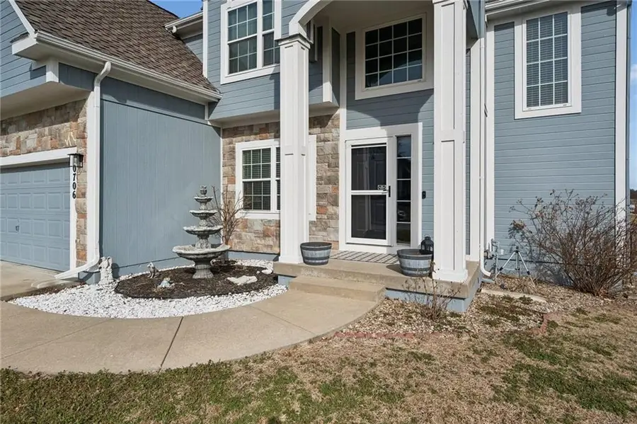 10706 Country Lane, Peculiar, MO 64078 - #2