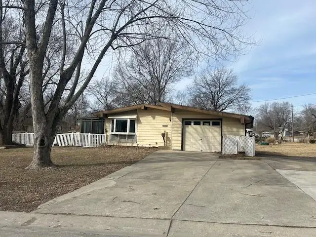 206 Brookview Drive, Belton, MO 64012 - #3