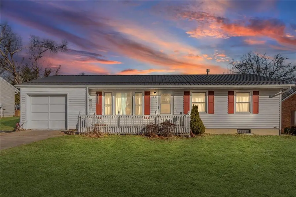 308 W 9th Street, Carrollton, MO 64633 - #1