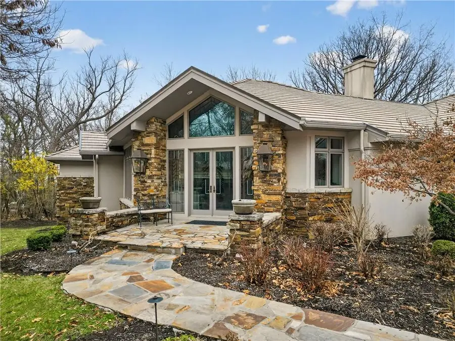 11615 Mohawk Lane, Leawood, KS 66211 - #3