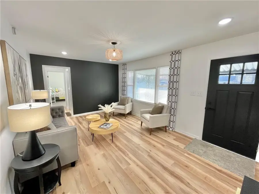 3301 S Vermont Avenue, Independence, MO 64052 - #2