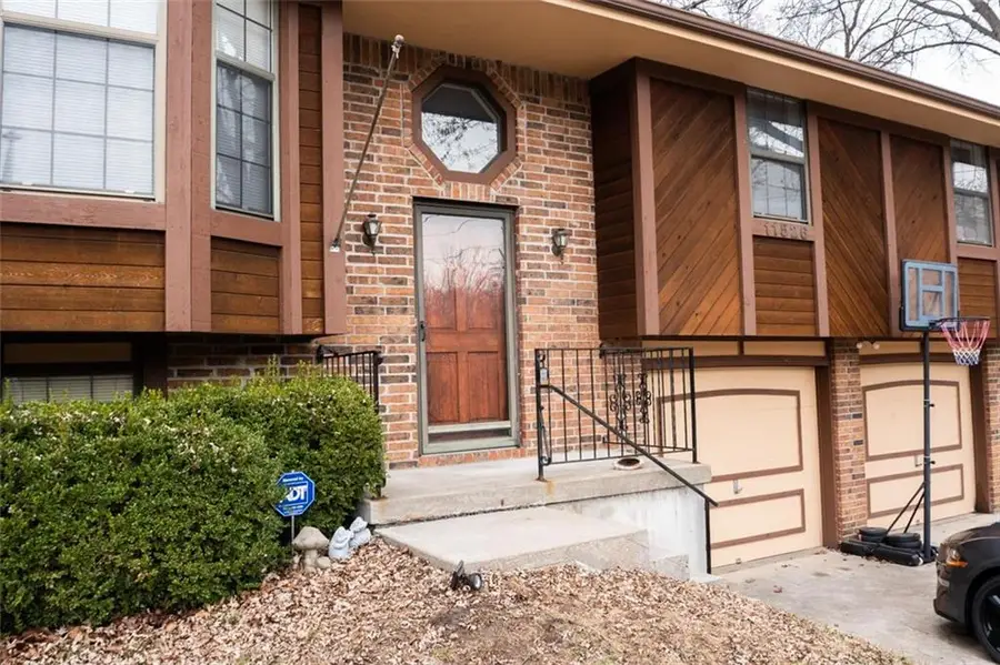11526 N Wayne Avenue, Kansas City, MO 64155 - #2