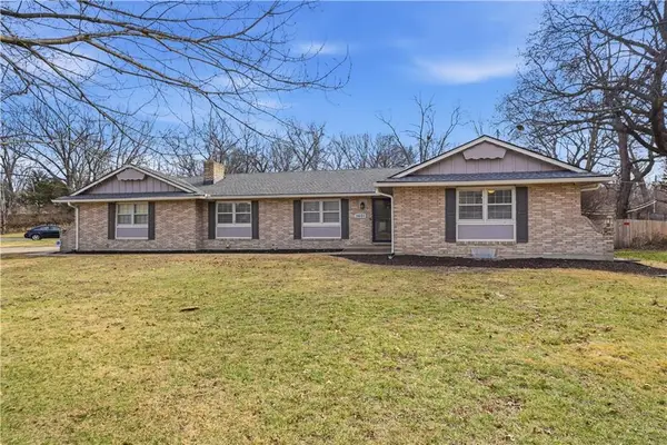 3601 Shady Bend Drive, Independence, MO 64052